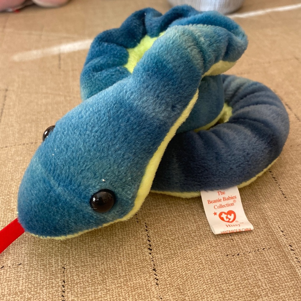 Rare 1997 fifth generation hissy beanie baby no tag